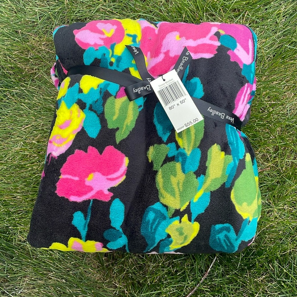 Vera Bradley Hilo Meadow throw blanket